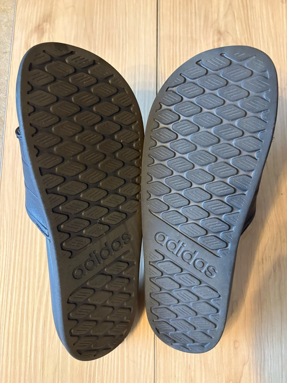 Adidas Adilette Comfort 2.0 Slides - Like New